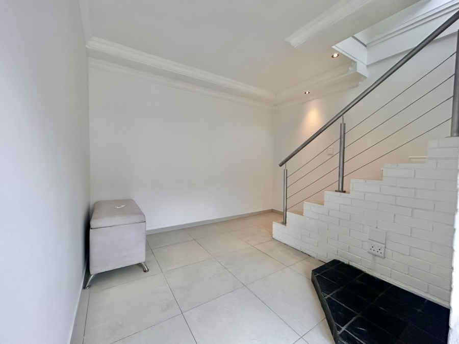 To Let 2 Bedroom Property for Rent in Zeekoevlei Western Cape
